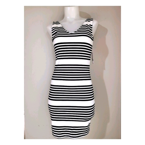 (NEW)DYNAMITE Deep V Basic Knit Dress - Picture 2 of 6